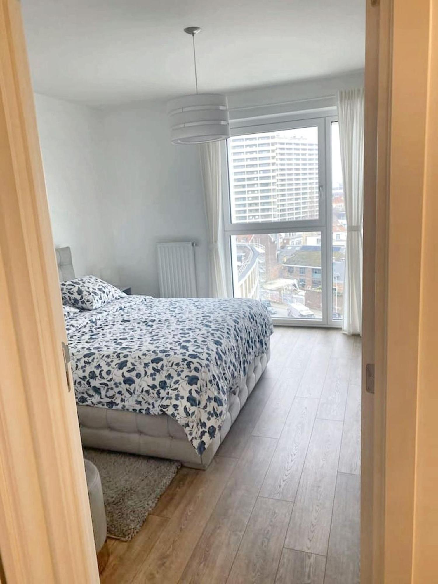 Modern Apartment In Cureghem Anderlecht 134 M² + Terrace Brüksel Dış mekan fotoğraf