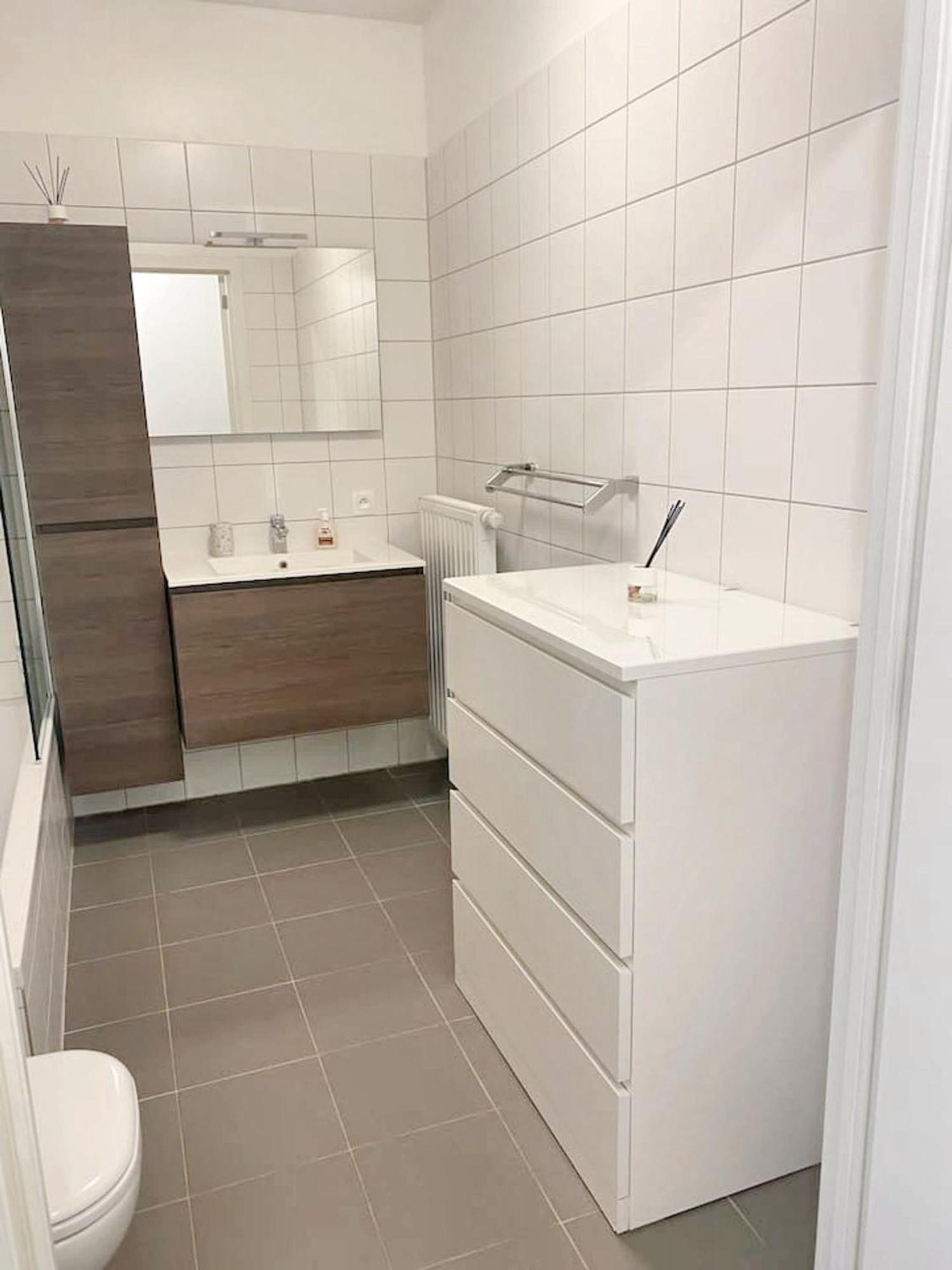 Modern Apartment In Cureghem Anderlecht 134 M² + Terrace Brüksel Dış mekan fotoğraf